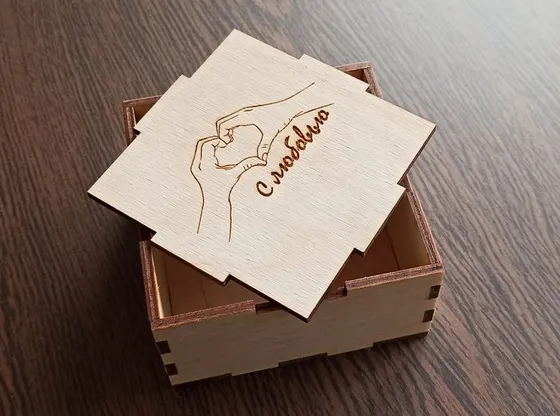 Коробочка для значка из фанеры (надписи в ассортименте)